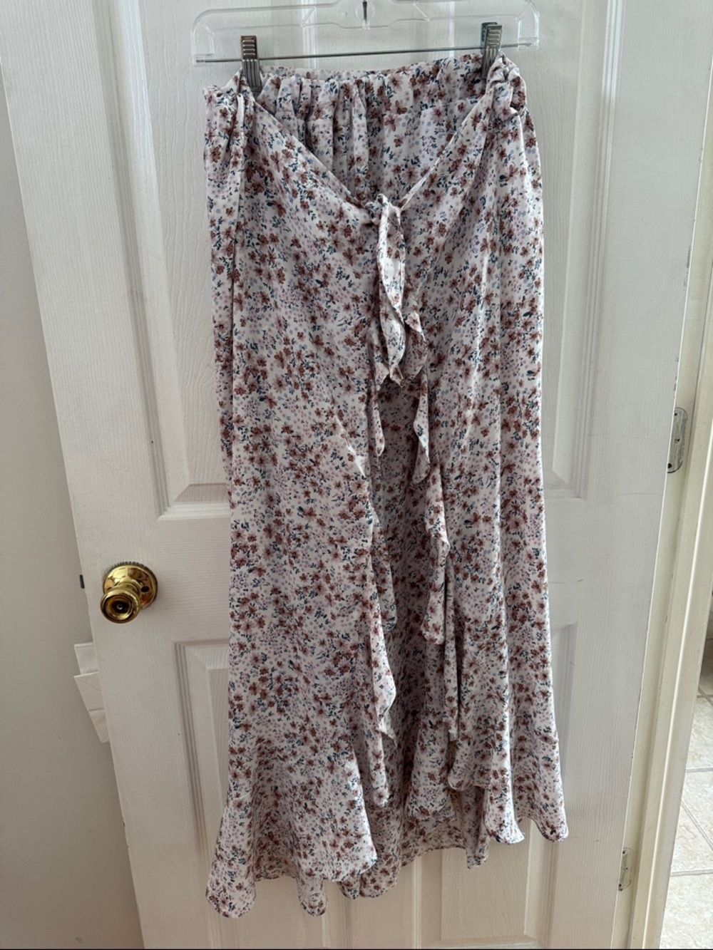 Gianni Bini | Women's White Floral Wrap Pants / Skirt - Large